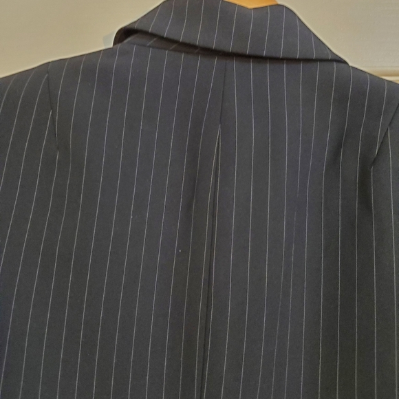 Ladies Jacket - Picture 2 of 10